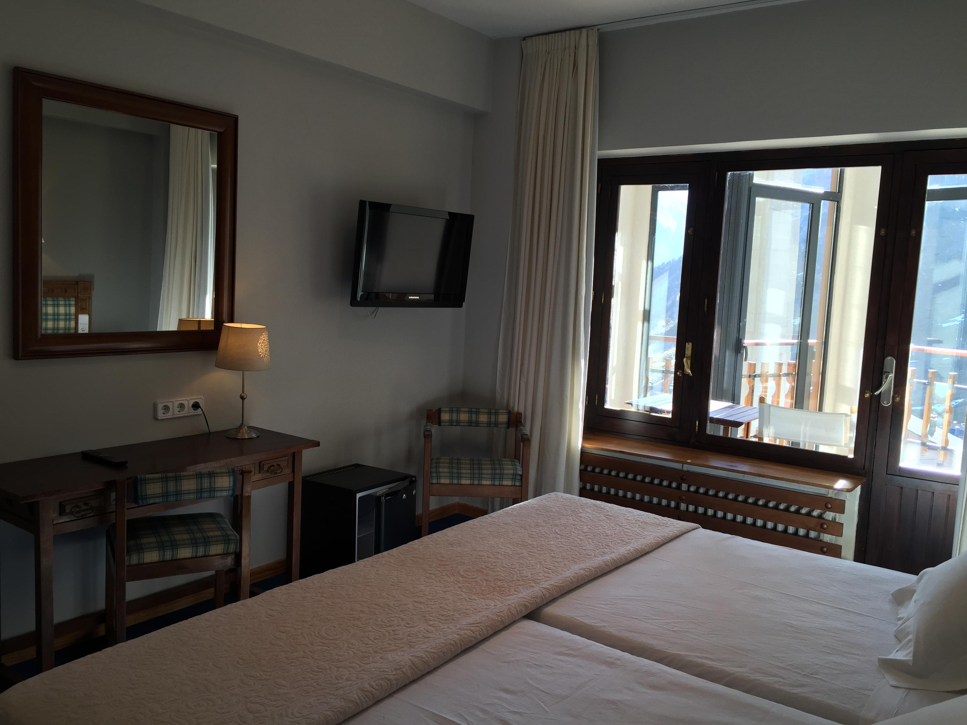 Hotel Edelweiss Candanchú エクステリア 写真