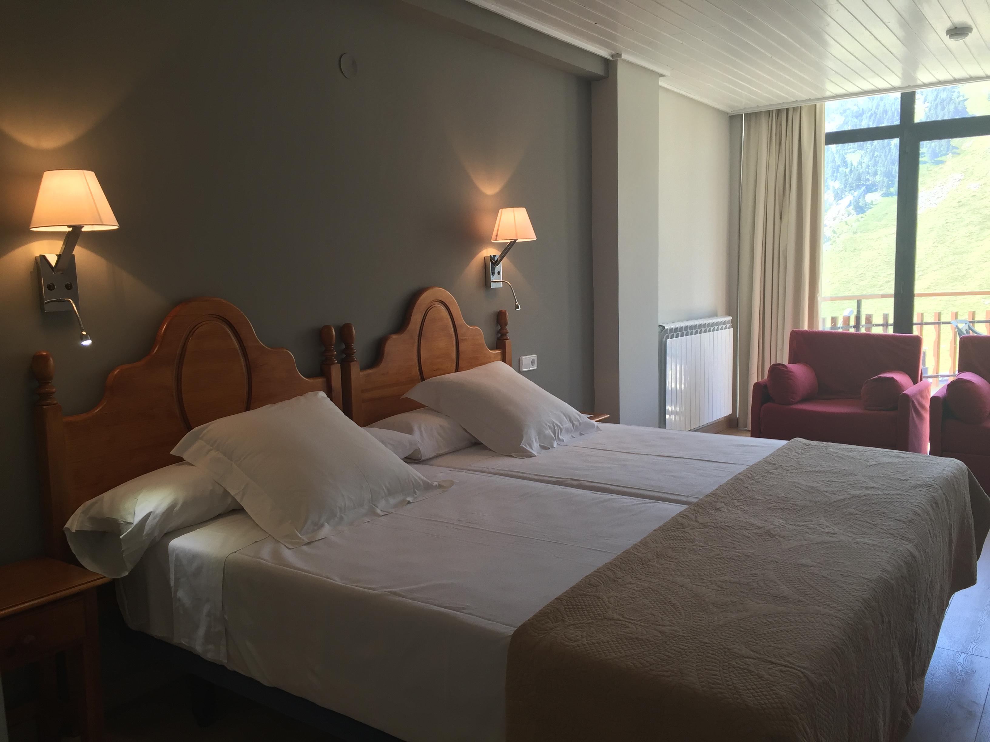 Hotel Edelweiss Candanchú エクステリア 写真