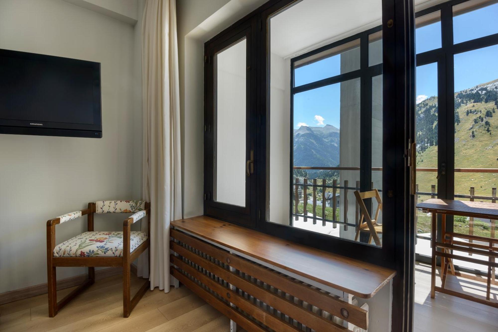 Hotel Edelweiss Candanchú エクステリア 写真