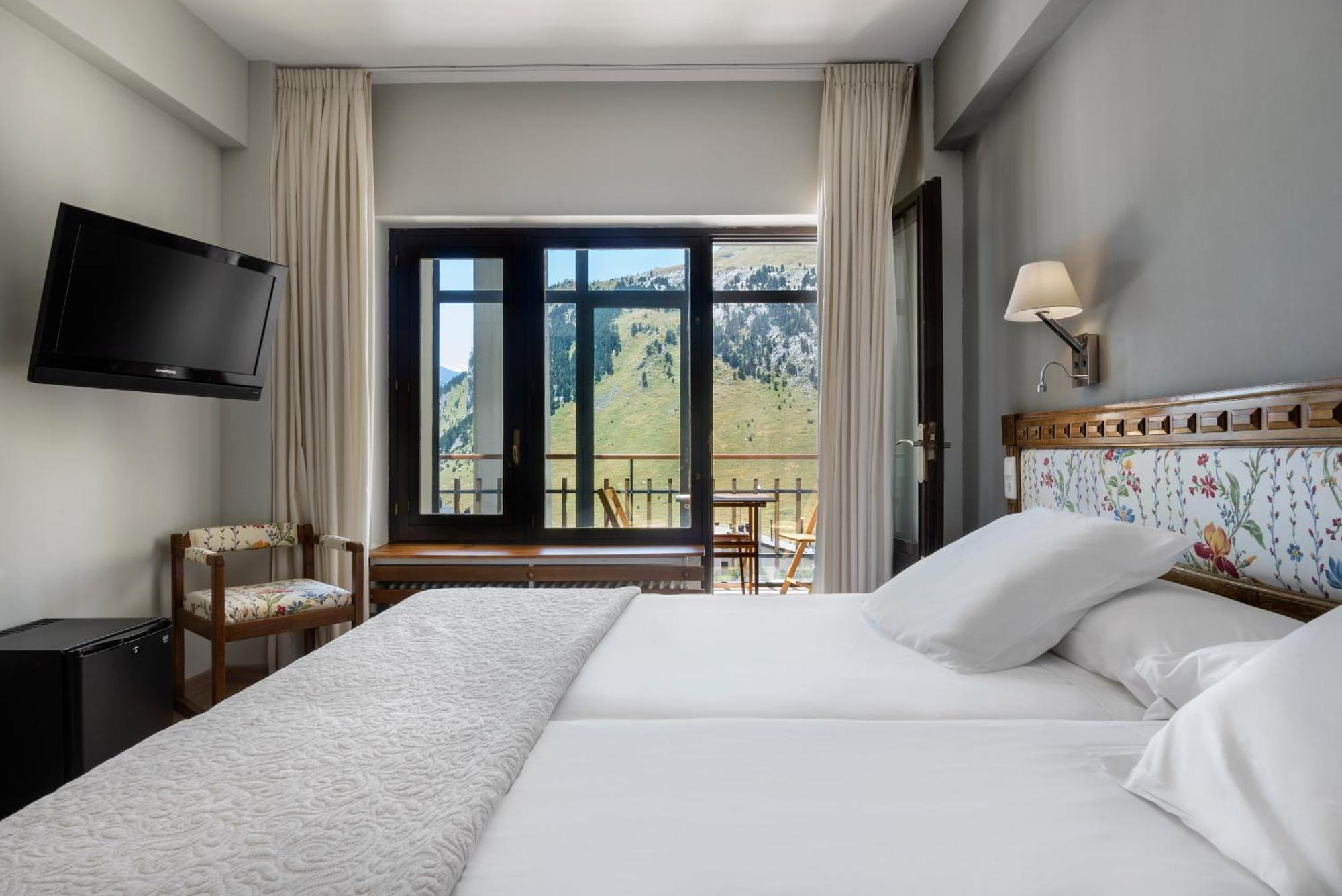 Hotel Edelweiss Candanchú エクステリア 写真
