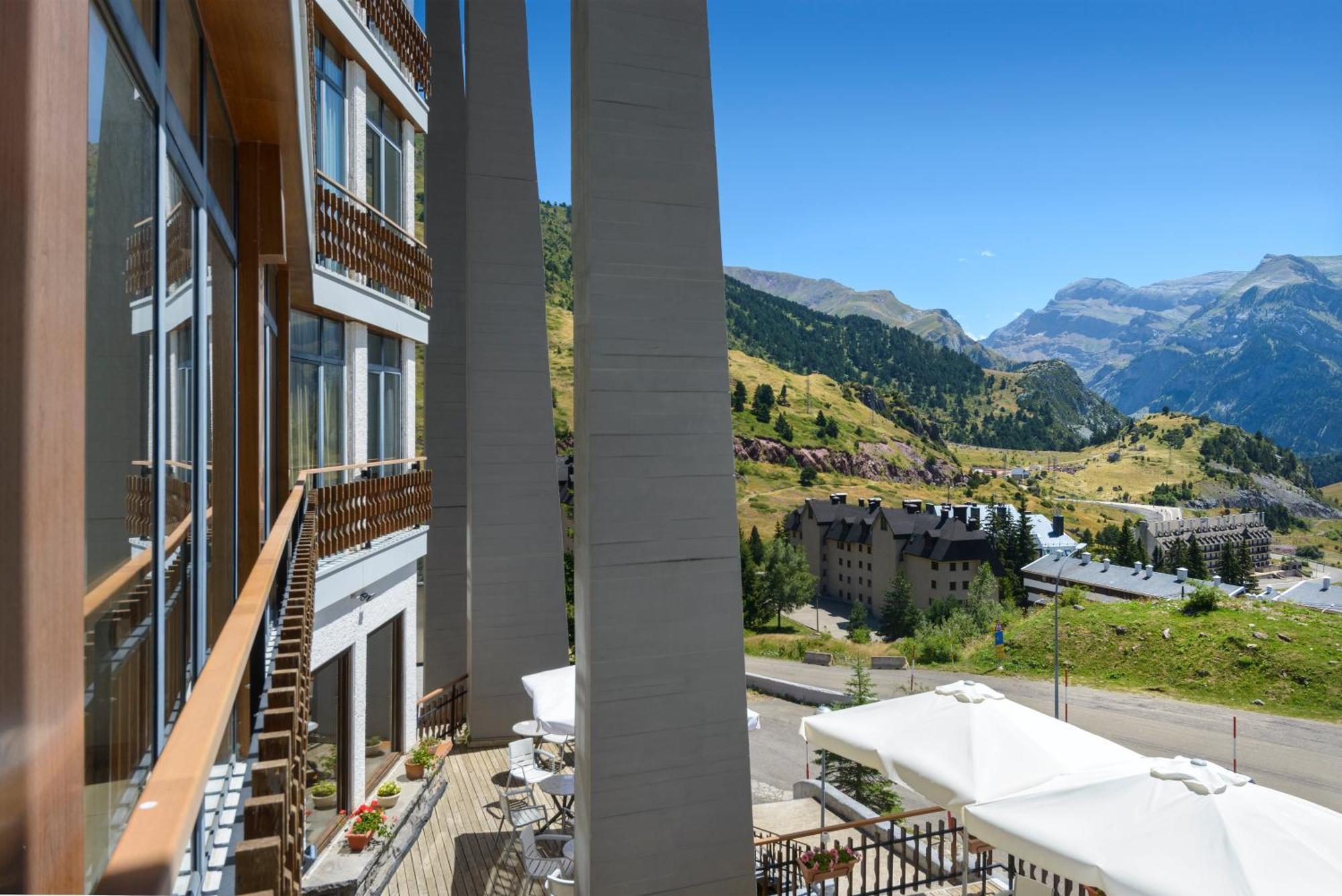 Hotel Edelweiss Candanchú エクステリア 写真