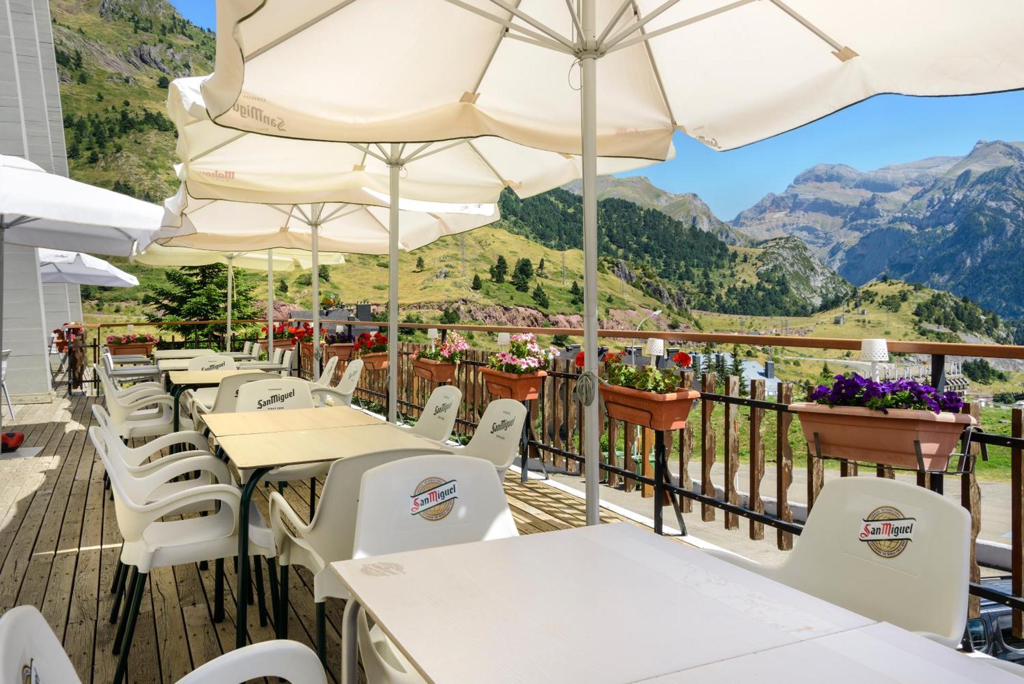 Hotel Edelweiss Candanchú エクステリア 写真