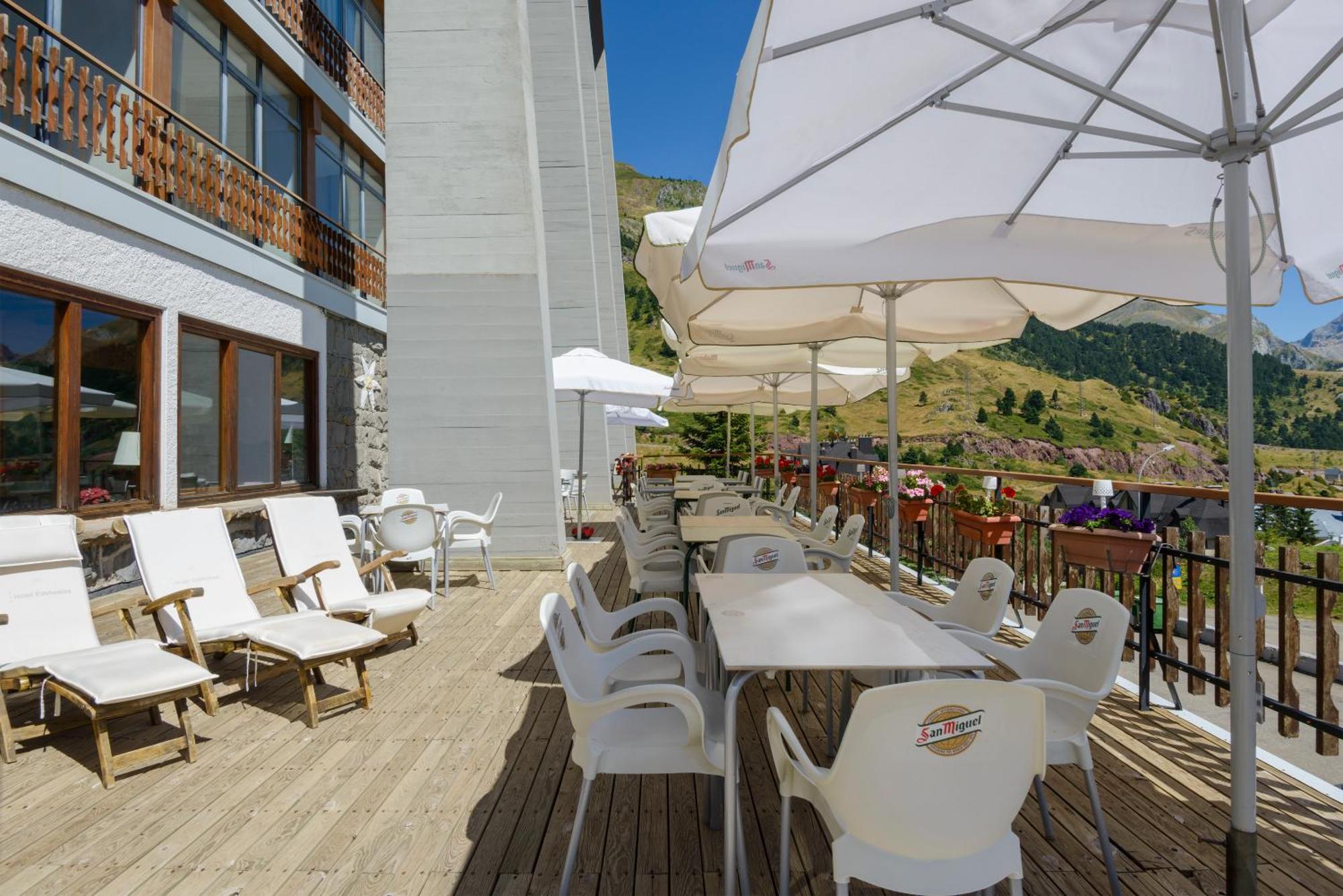 Hotel Edelweiss Candanchú エクステリア 写真