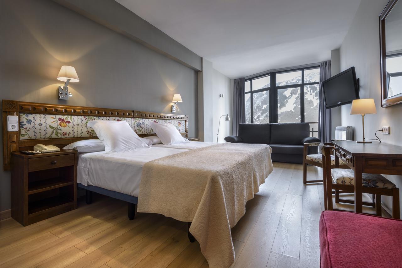 Hotel Edelweiss Candanchú エクステリア 写真